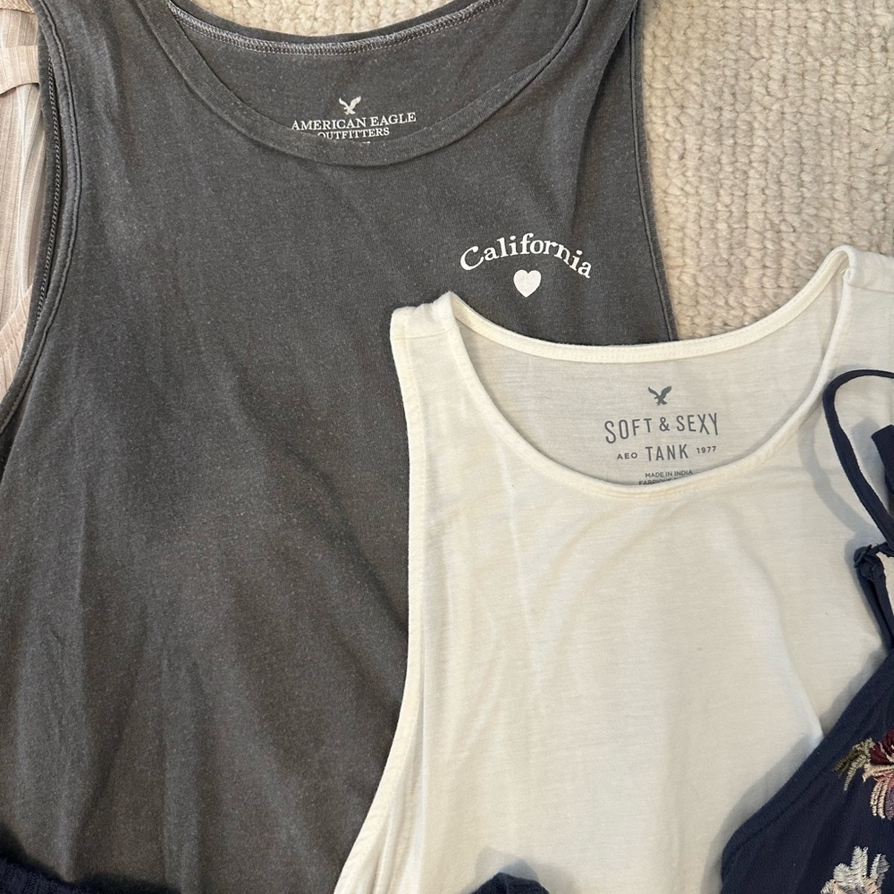 American Eagle Top Bundle size Small - image 5